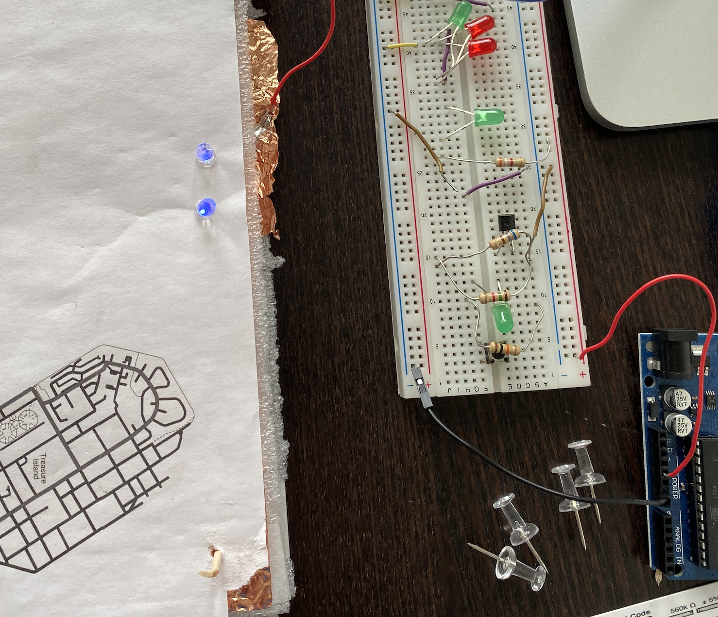 After switching in toothpicks for the corner attachments, the LEDs lit as expected